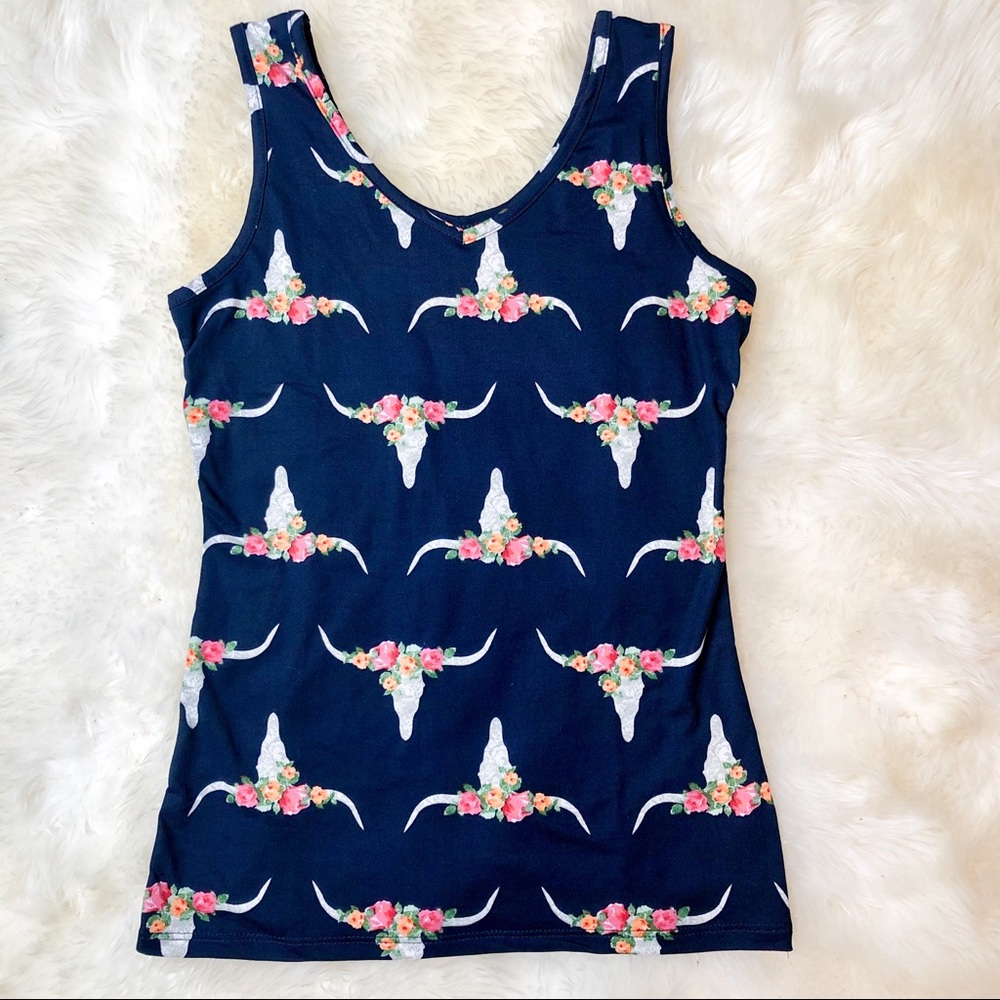 NWT Cowgirl Steer Skull Floral Print Tank Top